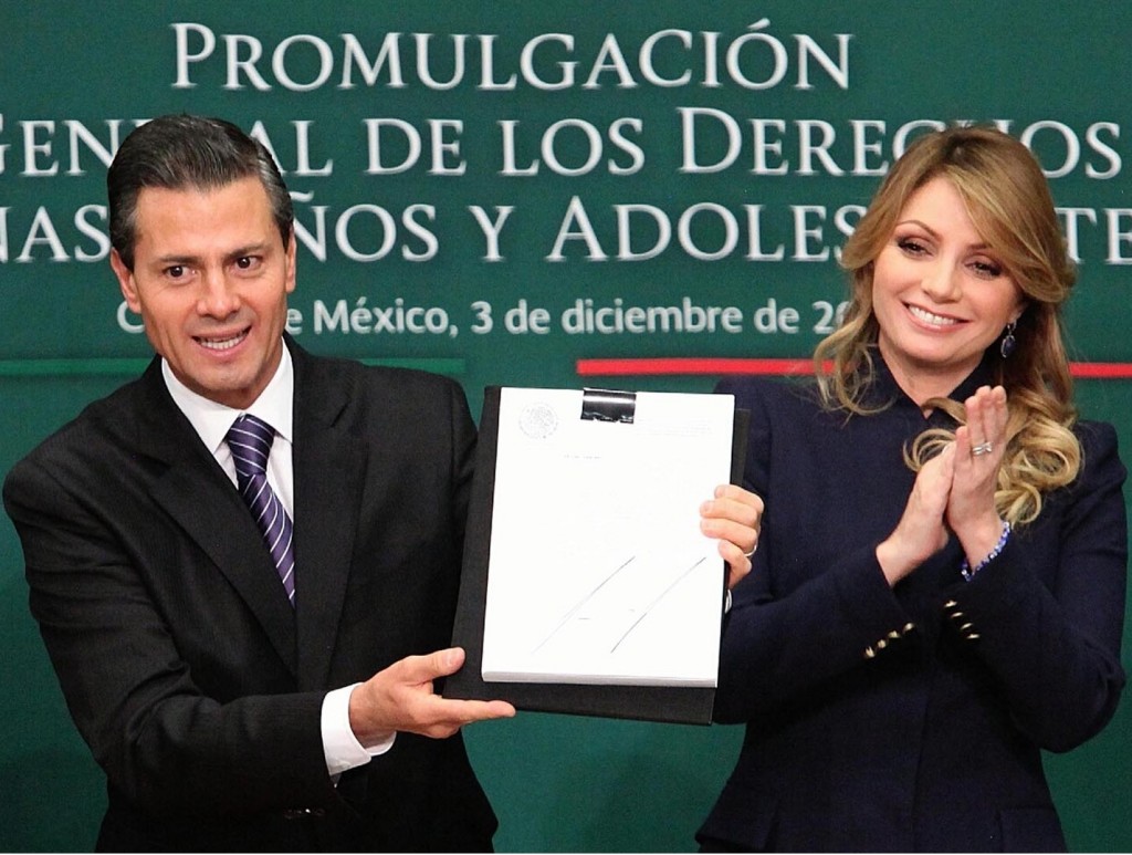 Enrique Peña Nieto y su esposa, Angélica Rivera