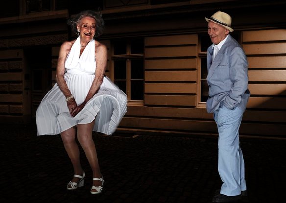 Ingeborg  revivió aquel famoso descuido de Marilyn y su falda en una de las calles de Nueva York, en La comezón del séptimo año. 