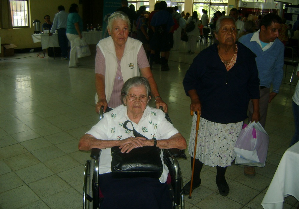 En México, con discapacidad más de tres millones de personas adultas mayores