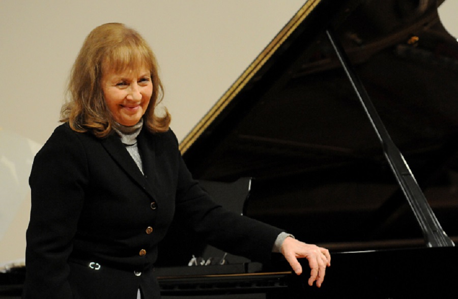 Falleció una pianista prodigiosa, Eva María Zuk