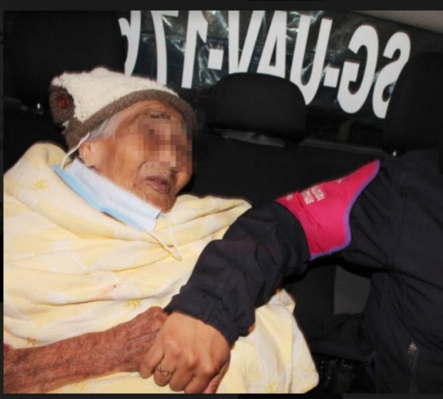 Abandonada en la calle una mujer de 90 años